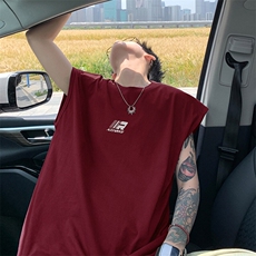 酒红色
