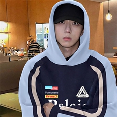 浅蓝色拼藏青