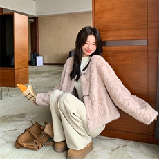 新款有货牛角扣水貂皮毛外套2C010-2569-P185-K278，女装短外套，2C010