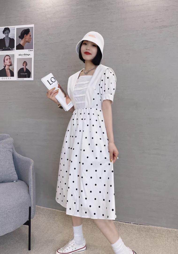 韩版刺绣连衣裙，女装连衣裙，知名度