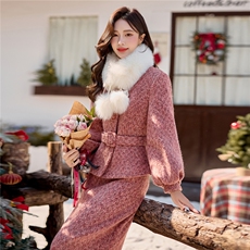 【现货】2025冬装新款含羊毛粗纺小香粉色套装90羽绒狐狸毛优雅风，女装套装/套裙，韩宇舍