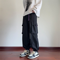 黑色