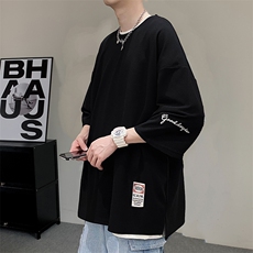 黑色
