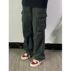 深灰色