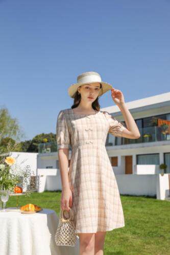 夏季新款精致盘扣格子连衣裙，女装连衣裙，忆思妤