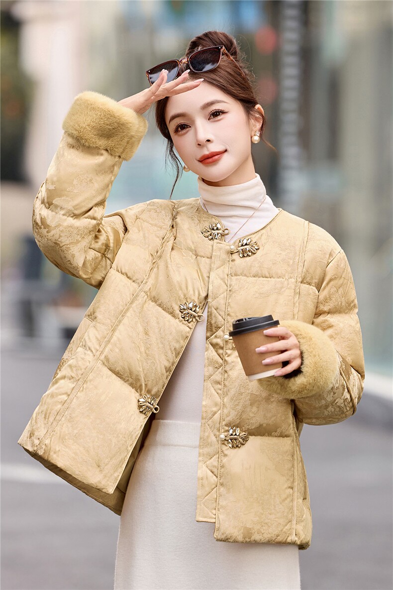 新中式羽绒服女2025冬季新款高级感水貂毛拼接盘扣保暖外套女,女装羽绒服,丽影随形