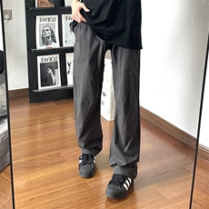 灰色