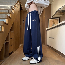 藏青色