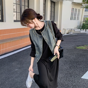 港风穿搭牛仔马甲配黑色卫衣连衣裙女春秋休闲慵懒松弛感长裙套装图片