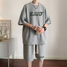 灰色