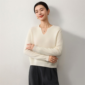 2024秋冬时尚保暖V领高级感纯色羊毛衫，女装羊毛衫，鹿一羊绒