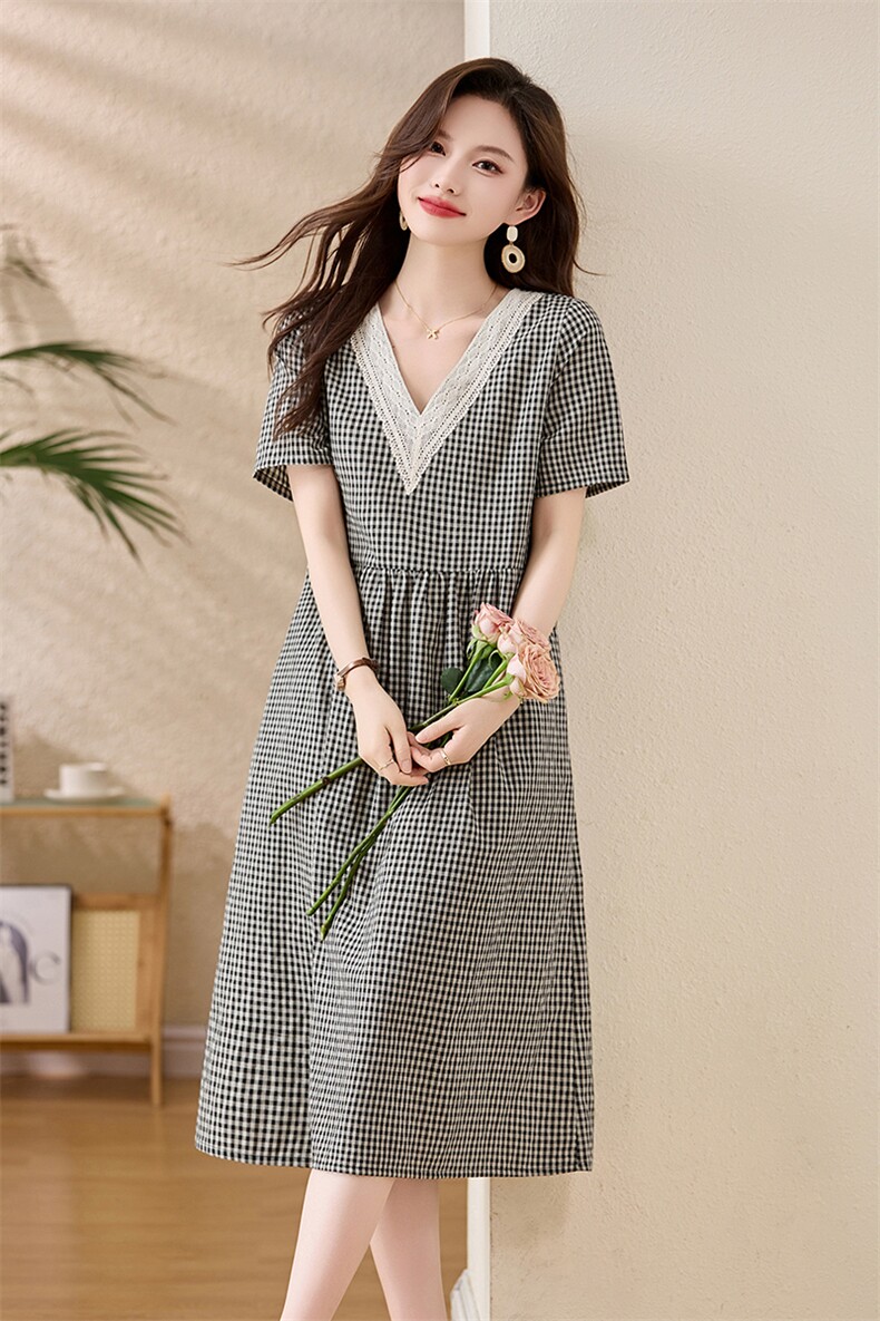 复古时尚休闲格子连衣裙女2025夏季新款V领蕾丝拼接宽松显瘦裙子,女装连衣裙,姿衣坊