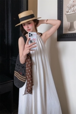 夏新款挂脖长裙子海边慵懒度假风连衣裙，女装连衣裙，诺蝶