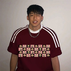 酒红色