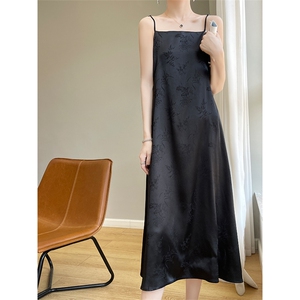 重磅真丝缎面吊带连衣裙女夏高级感醋酸高端提花显瘦气质百搭长裙,女装连衣裙,圣丽羊绒