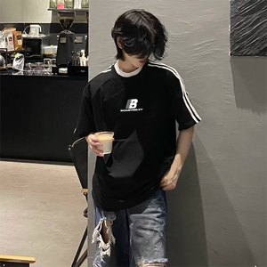 抖音得物高品质二开240克宽松纯棉美式潮牌三条杠织带短袖T恤图片
