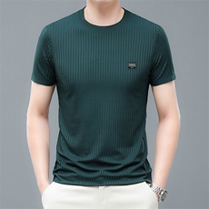 墨绿色