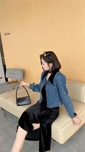 2022秋装牛仔两件套图片