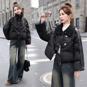 潮羽绒服女款2025新款冬季白鸭绒蛋白皮拼接仿羊羔毛绒领小香风外套图片