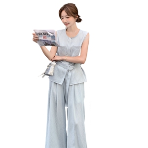 蓝色淡人气质老钱风无袖马甲套装女2025新款夏季休闲阔腿裤两件套图片