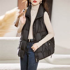 羽绒服马甲女外穿坎肩2025秋冬季新款马夹洋气轻薄白鸭绒背心外套图片
