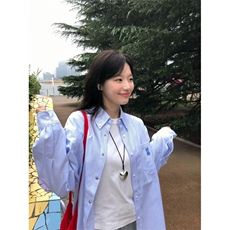 蓝色