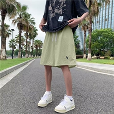 浅绿色
