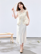 夏季新款现货！2026新中式洋气时尚重工马甲+珍珠吊带裙两件套女，女装套装/套裙，央宝儿