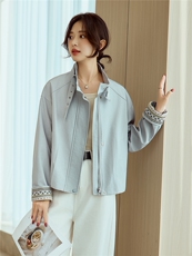 复古英伦风立领短款风衣外套女2026早春新款洋气夹克简约百搭上衣，女装短外套，梦懿尔