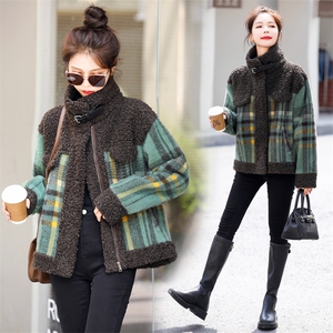 羊羔绒皮毛一体外套女冬2025新款百搭格子加厚今年流行棉衣女大衣,冬季下身裙子搭配羽绒马甲图片