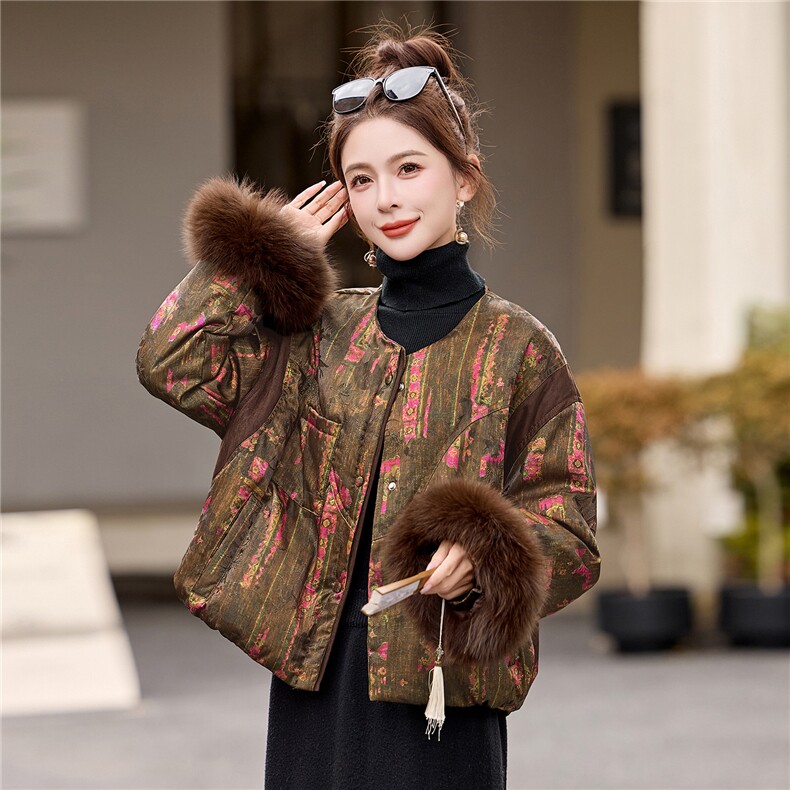 现货，现货，2025年冬季短款羽绒真狐狸毛气质潮新款羽绒服,女装羽绒服,艾仟回(原伊仟回)