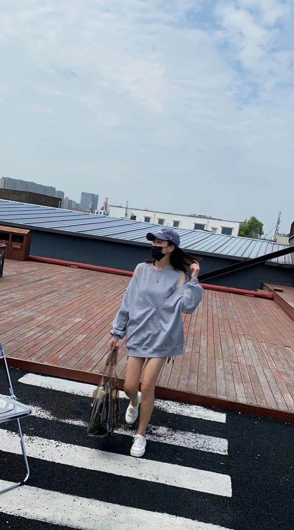 设计感卫衣，女装卫衣/绒衫，Q.P