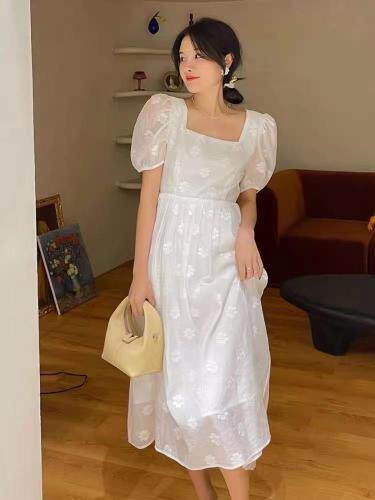 夏季新款泡泡袖连衣裙，女装连衣裙，甜野