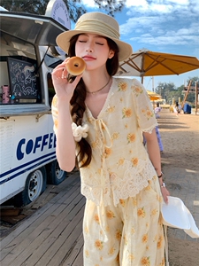 法式蕾丝拼接绣花套装女2026夏新款时尚洋气少女感V领上衣阔腿裤图片