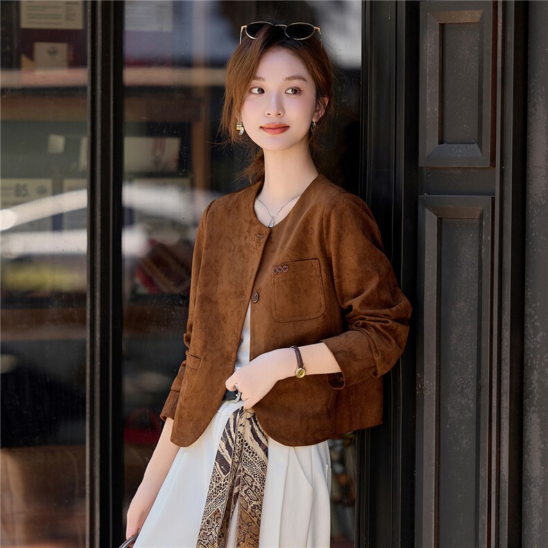 麂皮外套女圆领气质短款长袖上衣2026年秋季合身正肩夹克带口袋,女装短外套,梦懿尔