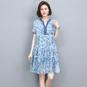 天丝碎花连衣裙女2022年新款夏季气质时尚高级感裙子图片