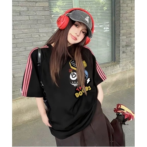 抖音得物品质二开240克宽松纯棉美式潮牌印花三条杠中性风短袖T恤图片