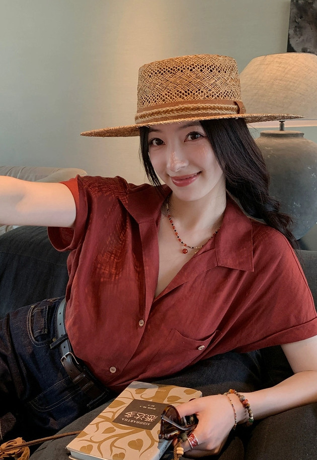 2025夏季轻薄微透松弛翻领短袖衬衫亚麻上衣,女装衬衫,湘姗