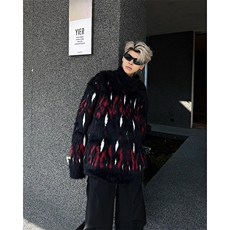 黑色