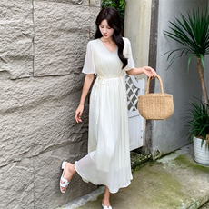 2024夏季新款高级感收腰显瘦气质仙女连衣裙轻薄时尚百搭长裙子，女装连衣裙，网红馆