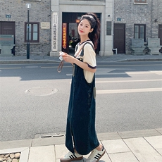 现货夏装新款水洗牛仔背带连衣裙女小个子韩版开叉牛仔裙，女装连衣裙，韩秀