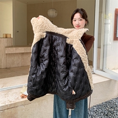 咖色羊羔毛翻领羽绒内胆皮衣外套女2025冬季新款时髦洋气保暖上衣，女装皮衣，艾米莉亚
