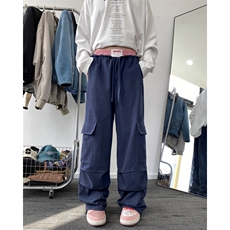 深蓝色