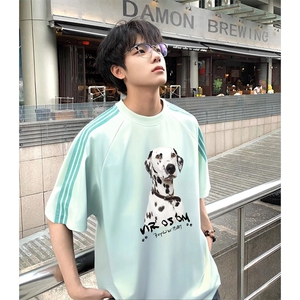 抖音得物品质二开240克宽松纯棉美式潮牌印花三条杠中性风短袖T恤图片