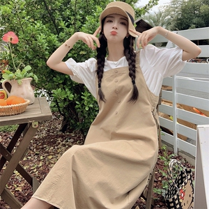 百搭显瘦卡其色背带裙套装女夏季2025新款俏皮减龄简单大方两件套图片