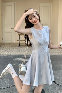 法式优雅高级感缎面连衣裙女2025夏季新款小个子掐腰超好看背心裙图片