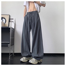 深灰色