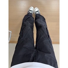 黑色