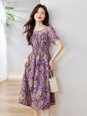 绝美紫色碎花连衣裙女2025夏季新款洋气减龄收腰显瘦小个子印花裙，女装连衣裙，布芭啦