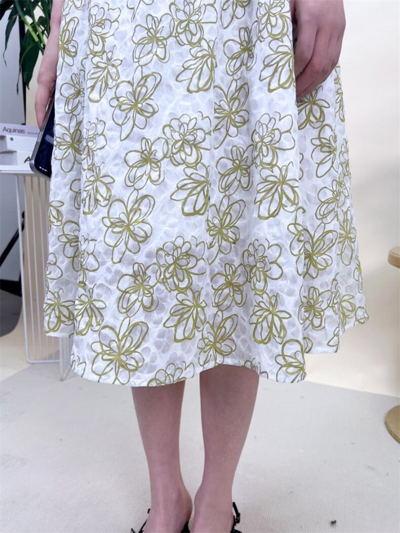 现货夏季新款盐缩肌理印花连衣裙，女装连衣裙，蘑小菇